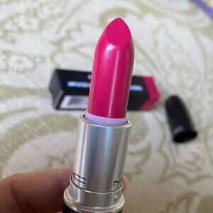 MAC Amplified Creme Lipstick~Shade Just Wondering~Full size 3 g/0.1 oz~NIB